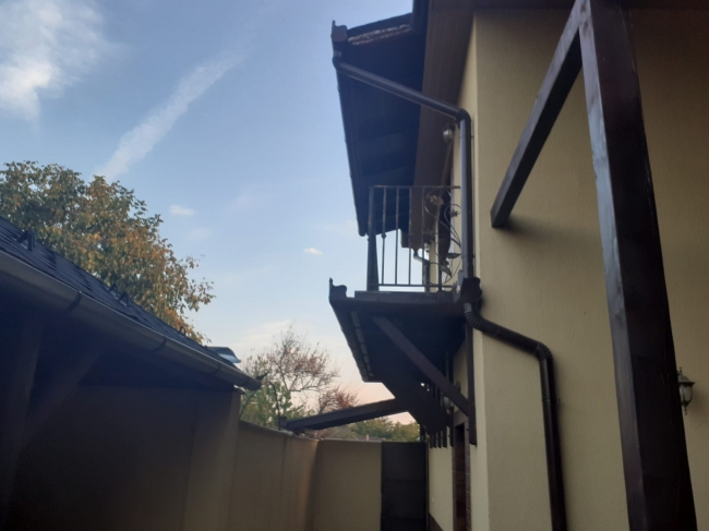 Casa moderna cu doua etaje